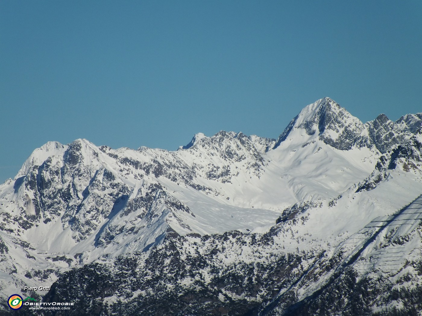 55 Zoom verso l'Aga il Rondenino e i Diavoli .JPG